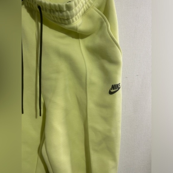 Men’s neon Nike sweatpants - Picture 5 of 6